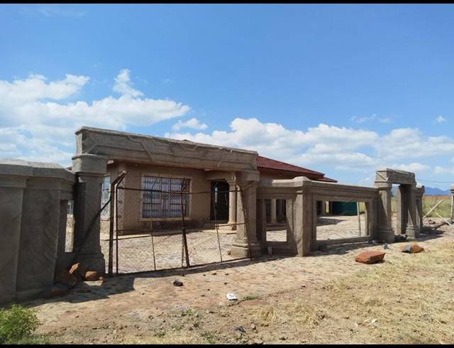 6 BEDROOM HOUSE FOR SALE IN MAKUNGWI
